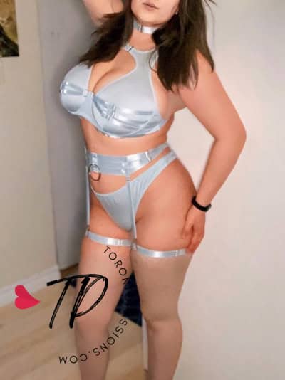 Toronto Escort name: Kiara | Service location: Toronto & Greater Area | Age: 25 | Height: 5'5" | Weight: 145lbs | Measurement: 36DDD-28-36 | Nationality: Caucasian | Hair-color: Brown | Eye-color: Brown | Dress-size: Large | Disability-friendly: Yes